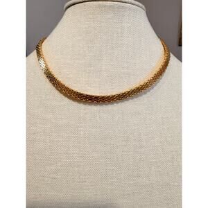 Vintage Signed Authentic Monet Gold Tone Mesh Collar Necklace 16“